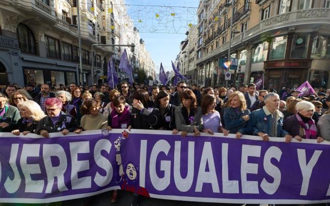 Una marea violeta sale a las calles en protesta contra la violencia machista