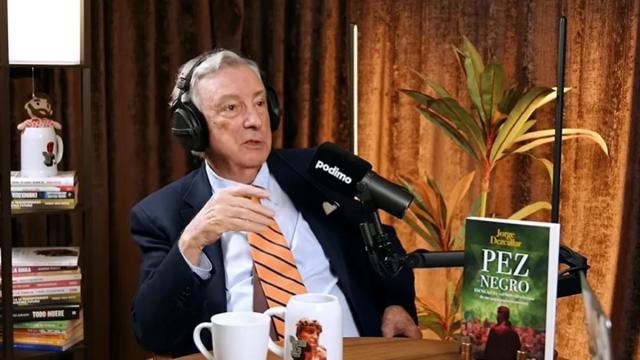 El exdirector del CNI Jorge Dezcallar desgrana los entresijos de la realidad del espía.