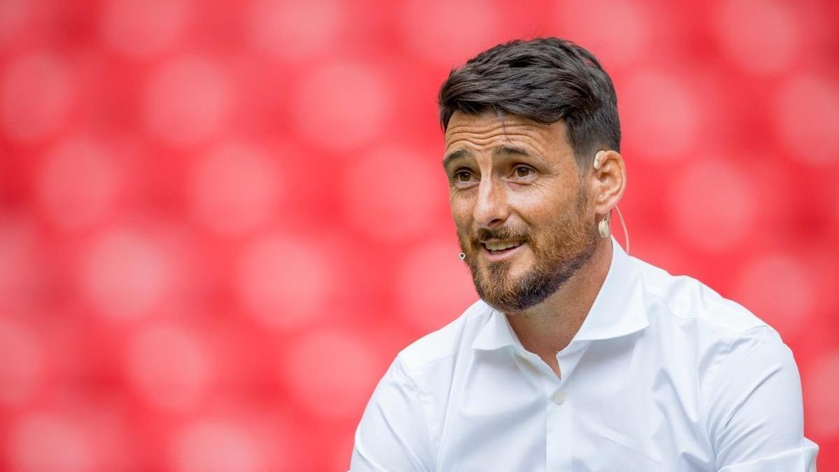 En el acto inaugural de esta fan zone ha participado Aritz Aduriz, leyenda del Athletic y embajador del torneo.