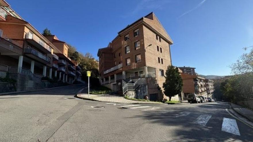 Uno de los accesos de José Luis Iñarra Pasealekua.