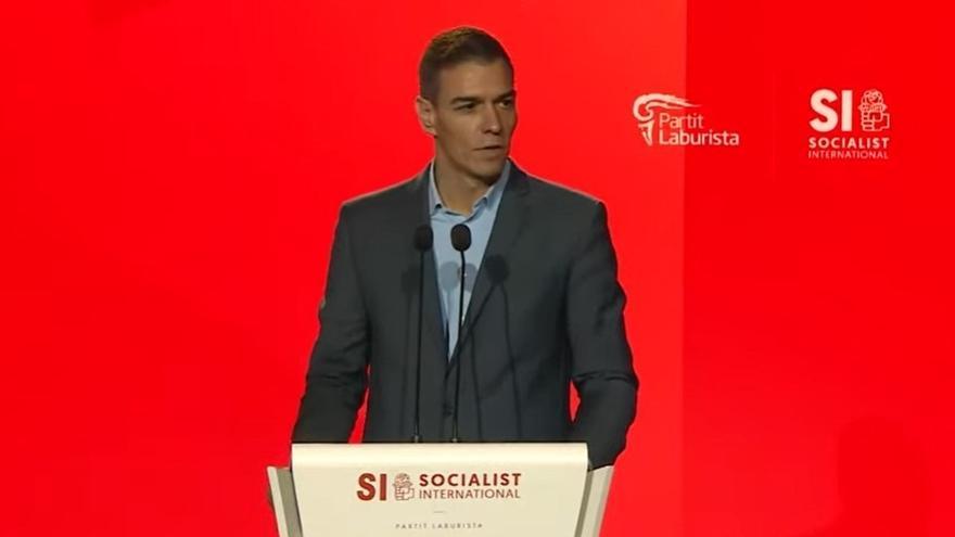 El presidente del Gobierno, Pedro Sánchez, interviene en el Consejo de la Internacional Socialista en Malta.