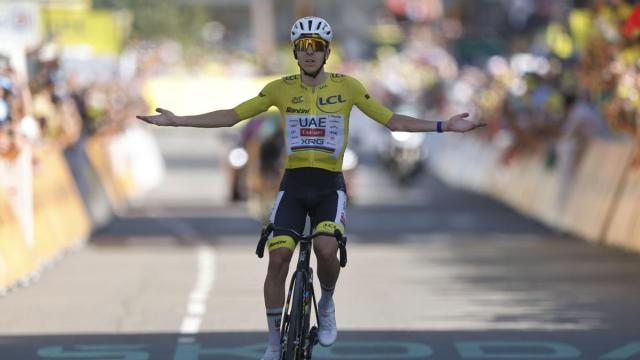 Pogacar, vencedor por aplastamiento en Alpe d'Huez.