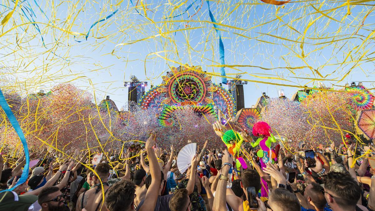 La empresa vizcaína elrow ha logrado conquistar a miles de aficionados a la música electrónica con sus festivales.