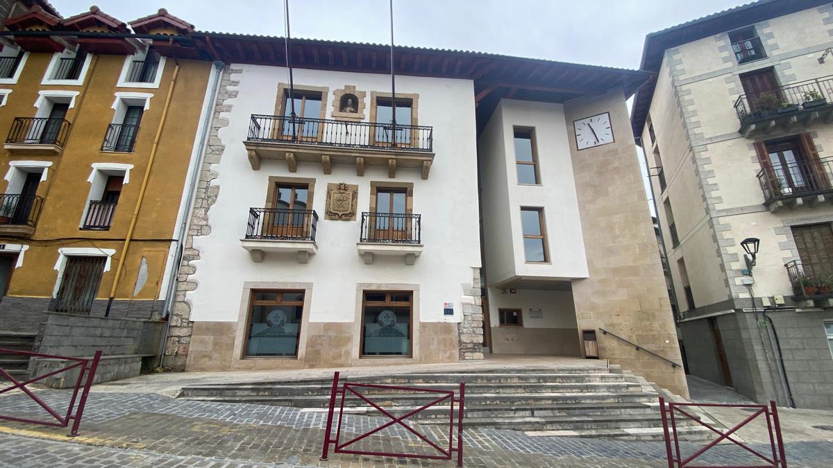 Exterior del ayuntamiento de Zumaia.