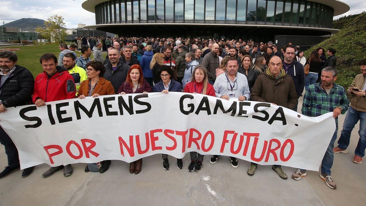 Fotos de la concentración de trabajadores de Siemens Gamesa el pasado mes de octubre en defensa del empleo