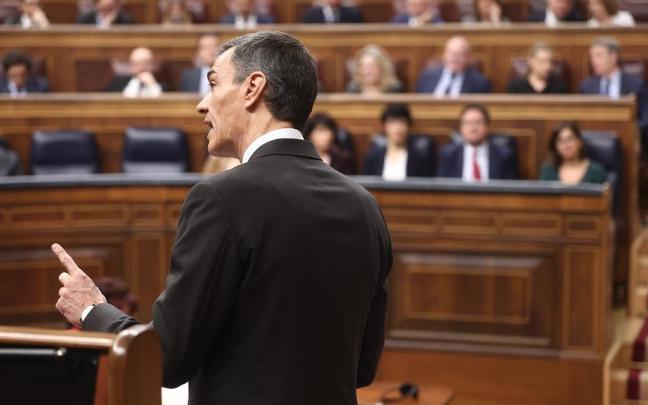 El presidente del Gobierno, Pedro Sánchez, interviene durante una sesión de control.
