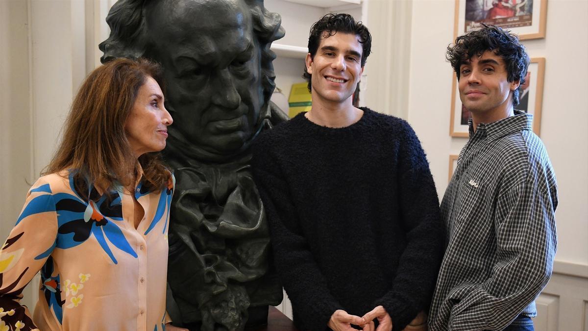 Ana Belén, junto a Los Javis, presentadores de la gala de los Goya 2024.