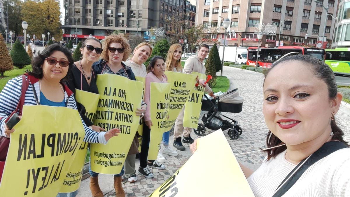 Unos 3.000 profesionales españoles, europeos y de terceros países se han agrupado en la plataforma Homologación Justa Ya.
