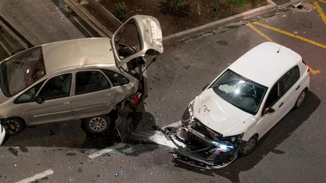 El intento de fuga de un coche tras un choque múltiple