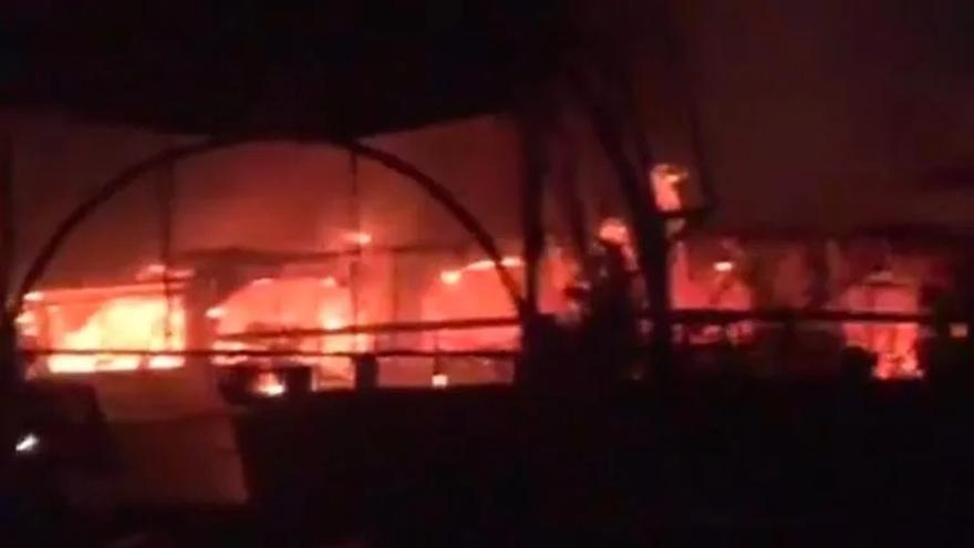 Imagen del incendio en una discoteca del estado indio de Goa