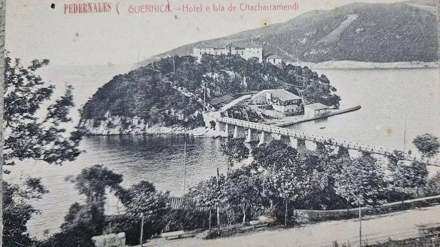Hotel-balneario en el islote de Txatxarramendi