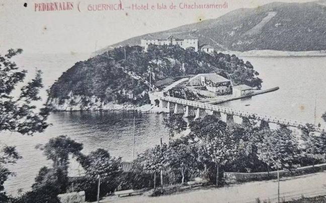 Hotel-balneario en el islote de Txatxarramendi