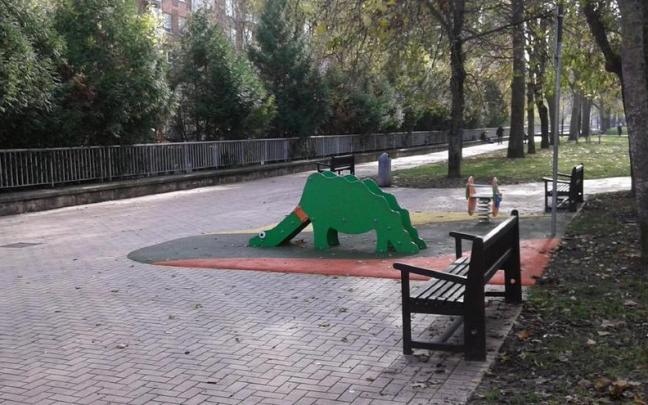 Judimendik parkea berritzeko lanei ekin die, eta jolas berriak eta txakurrentzako gune berria izango ditu.