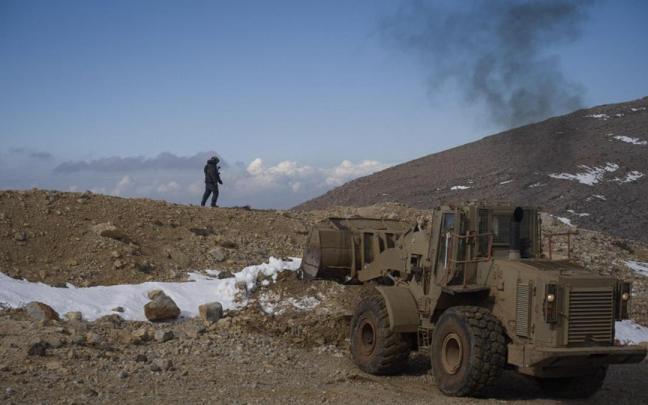 Soldados israelíes de la Unidad 5101 desplegada en el lado sirio del Monte Hermón, en los Altos del Golán.