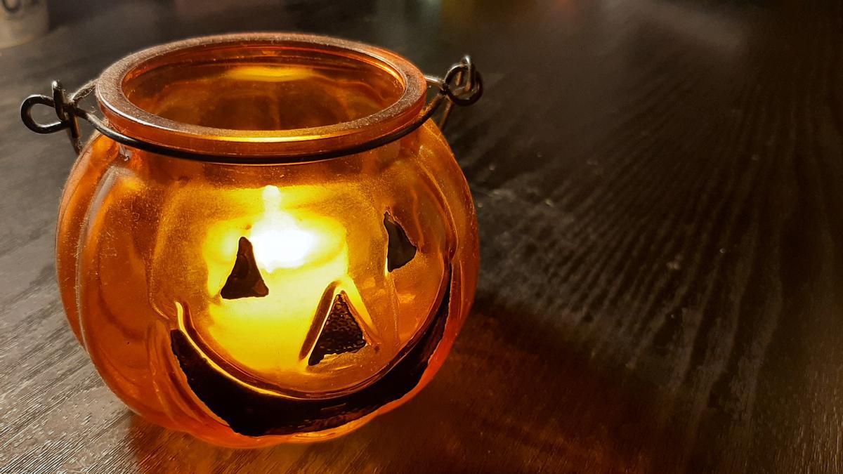 Faron con forma de calabaza, típico de la iconografía de Halloween