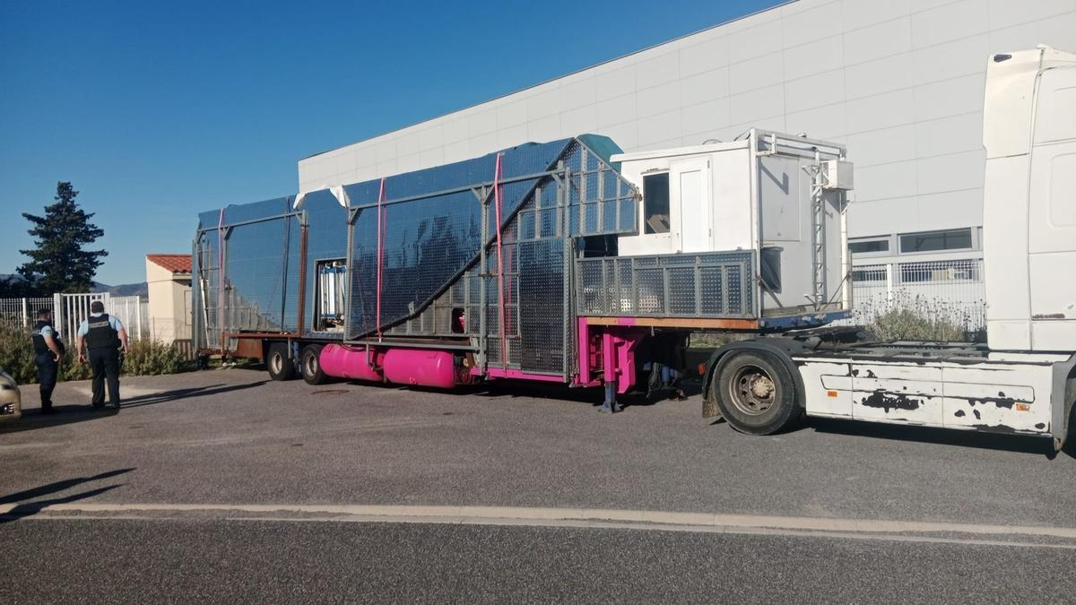 El remolque con la atracción, encontrado en Perpiñán.