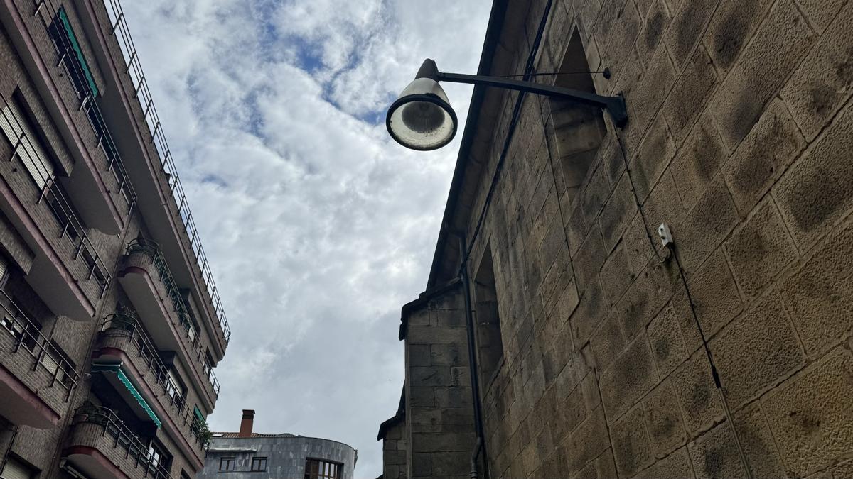La implantación de nuevos puntos de luz se está desarrollando actualmente en barrios como Aramotz y Astepe