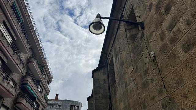 La implantación de nuevos puntos de luz se está desarrollando actualmente en barrios como Aramotz y Astepe