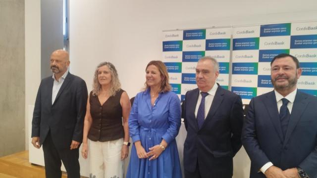 Representantes de Confebask, en la rueda de prensa tras el Consejo.
