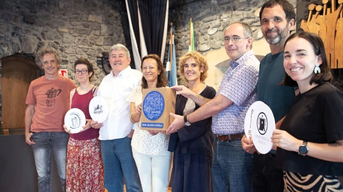 Los agentes impulsores de la nueva escuela municipal de música.