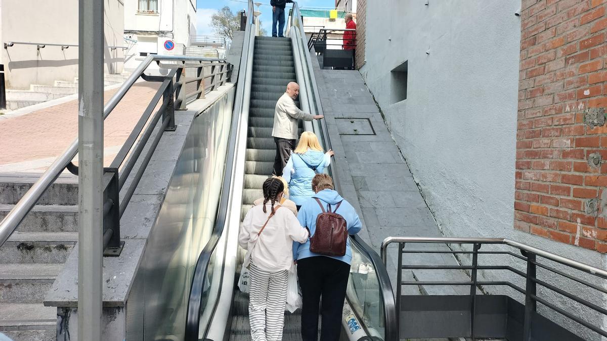 Las escaleras mecánicas de Mendialde se inauguraron en 2004