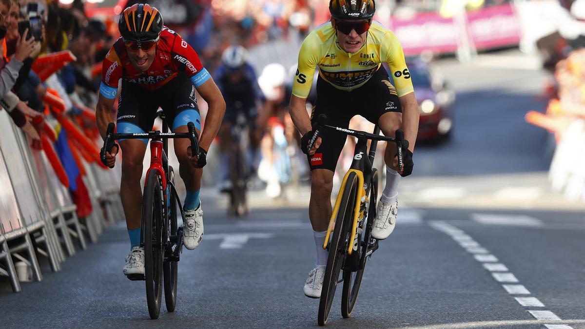 Landa, en dura pugna con Vingegaard en la pasada Itzulia.