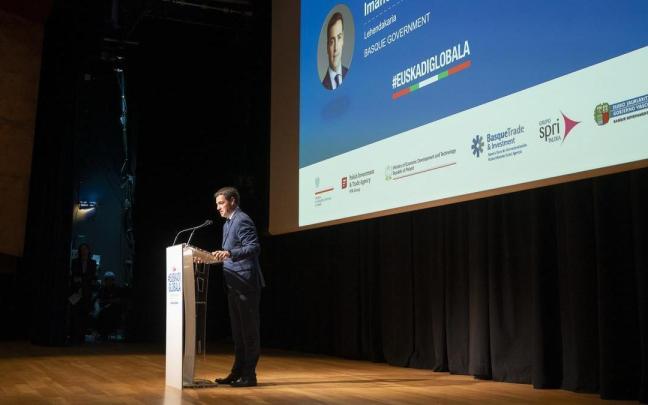 El lehendakari, Imanol Pradales, durante su intervención en el Foro Euskadi-Polonia 2025.