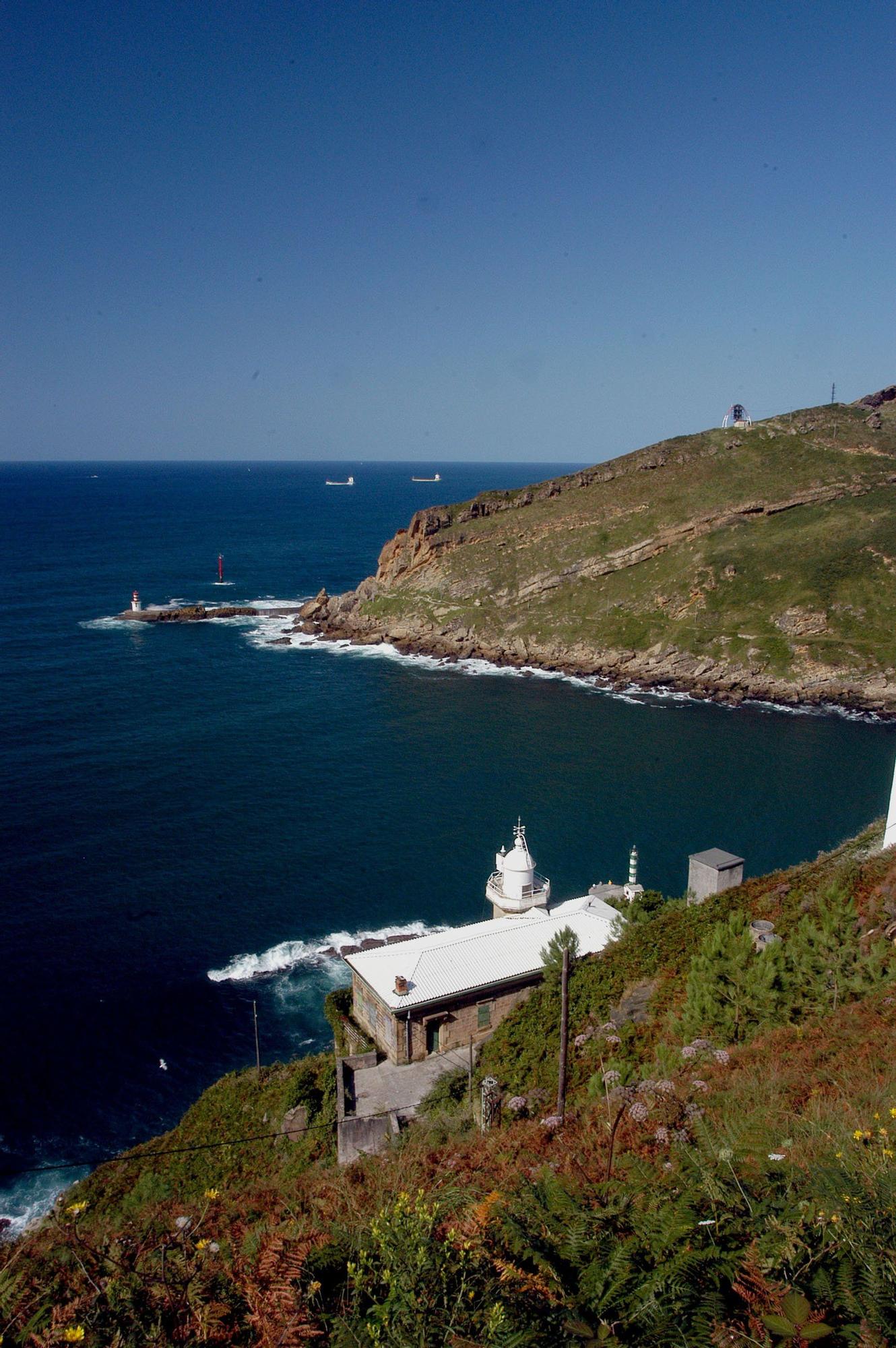 Senekozuloa vigila el tráfico de las embarcaciones y otras tres balizas complementan su labor.
