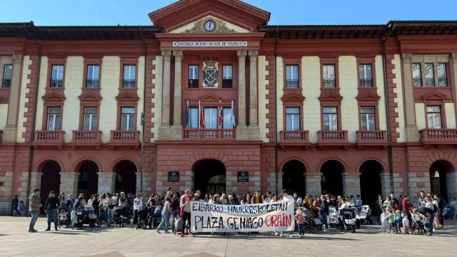 La convocatoria de este jueves da continuidad a movilizaciones anteriores para denunciar la situación de las guarderías en Eibar.