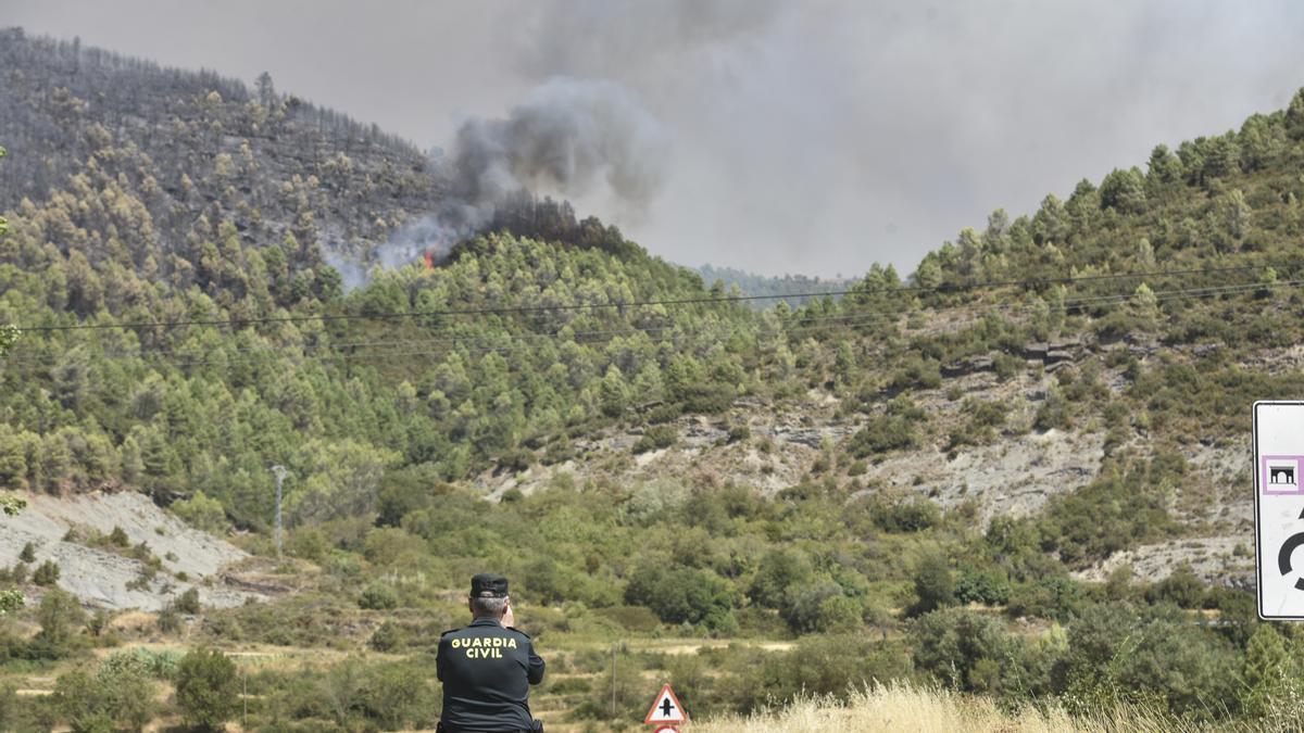 Vista del incendio de Las Peñas de Riglos, Huesca