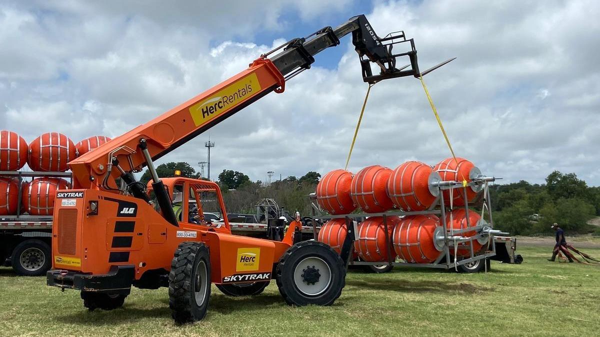Las polémicas boyas instaladas por Texas.