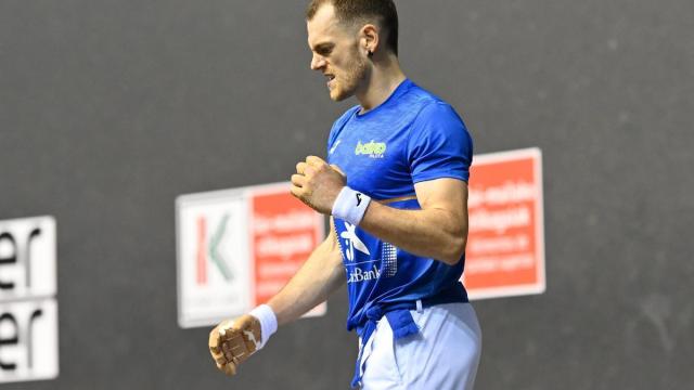 Unai Laso vence a Darío en el Manomanista en el Atano III de Donostia.