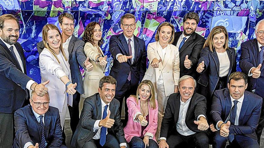 Todos los barones territoriales del PP, en el cónclave celebrado en Génova tras las autonómicas y municipales del 28 de mayo, cuando los ‘populares’ ganaron mucho terreno a nivel	regional. | FOTO: E. P.