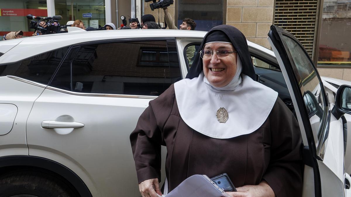 La exabadesa del Monasterio de Belorado, Laura García de Viedma, ha declarado como investigada en un delito de apropiación indebida.
