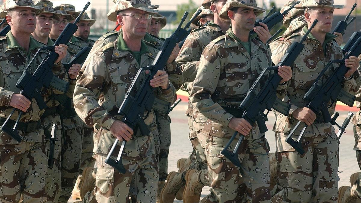 Las fuerzas armadas son profesionales y no hay servicio militar obligatorio desde 2001.