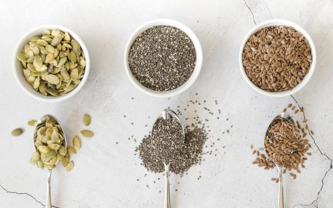 Pipas de calabaza, semillas de chía y lino, tres imprescindibles de una buena dieta.