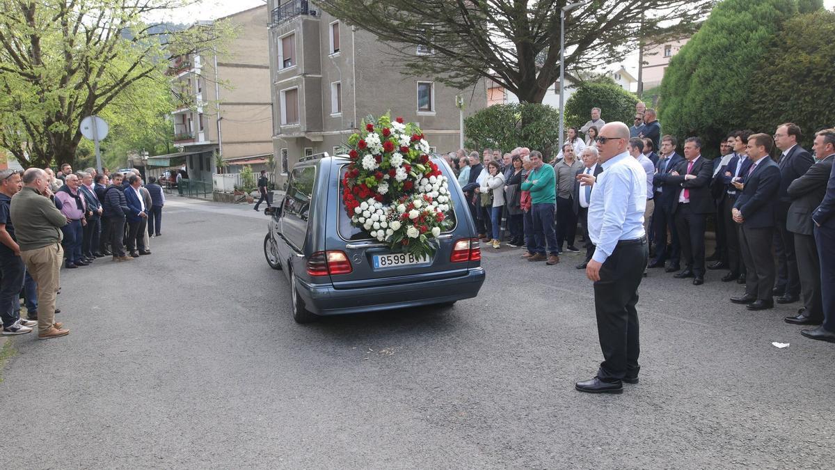 En imágenes: la sociedad vasca despide a Begoña Zalduegi en Lemoa