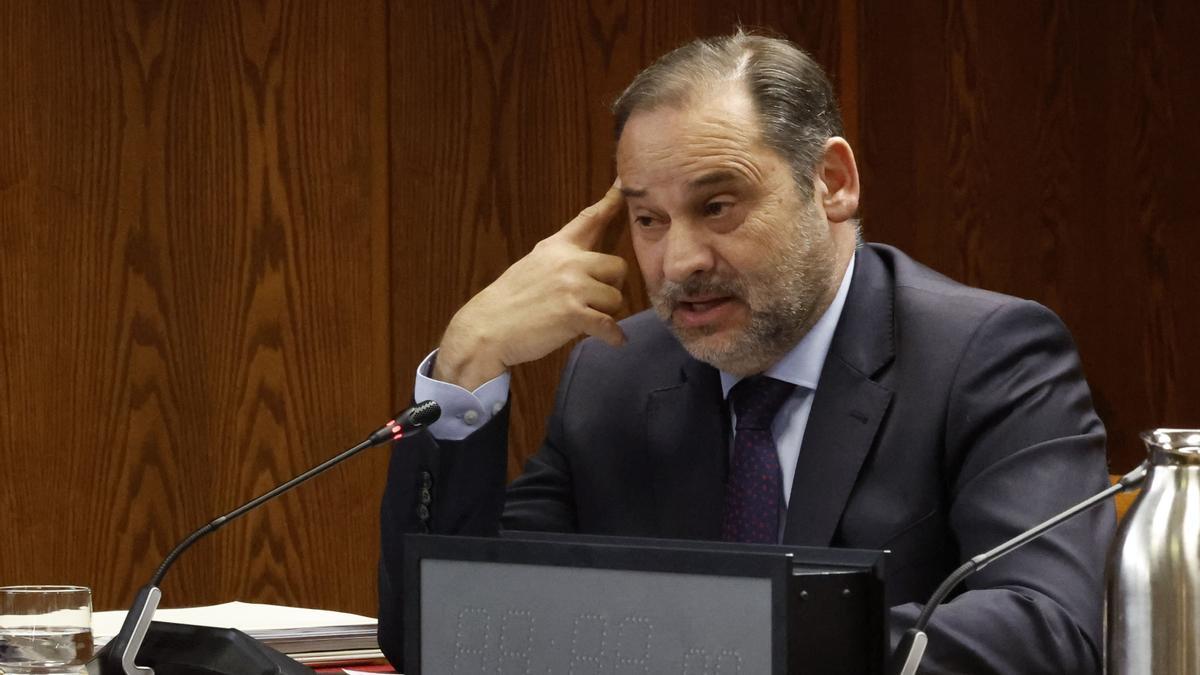 El exministro de Transportes José Luis Ábalos durante la Comisión de Investigación sobre los contratos públicos realizados durante la pandemia del covid-19, en el Senado, a 6 de mayo de 2024.