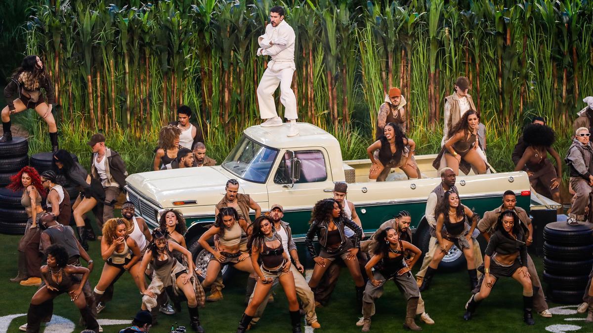 Imagen de la actuación de Bad Bunny en la Super Bowl.