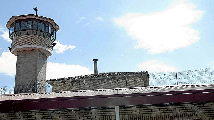 Torre del antiguo penal alavés.