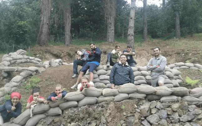 Las trincheras de Lemoatx se han ido recuperando gracias a campos de trabajo juveniles