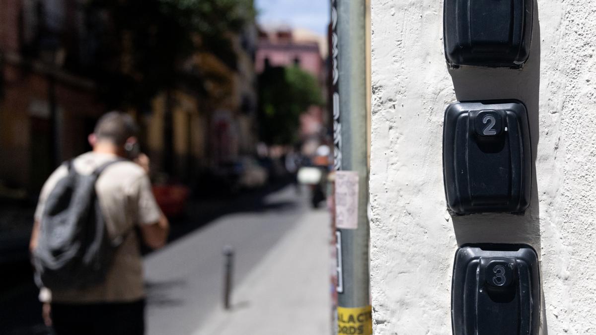 Caja de seguridad para las llaves de un piso de alquiler turístico.