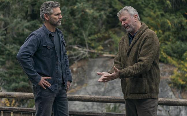 Eric Bana y Sam Neill, en una escena de la serie ‘Indomable’