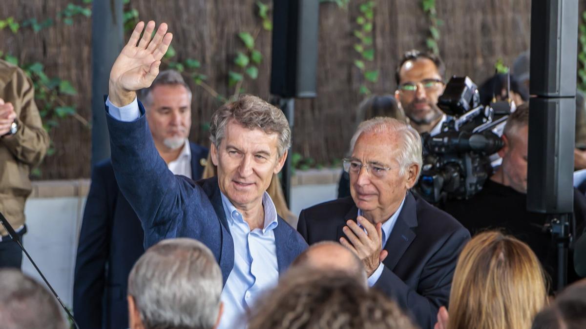 Feijóo, junto al presidente de Melilla, Juan José Imbroda, este lunes.