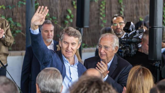 Feijóo, junto al presidente de Melilla, Juan José Imbroda, este lunes.