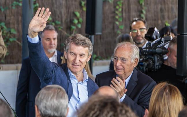 Feijóo, junto al presidente de Melilla, Juan José Imbroda, este lunes.