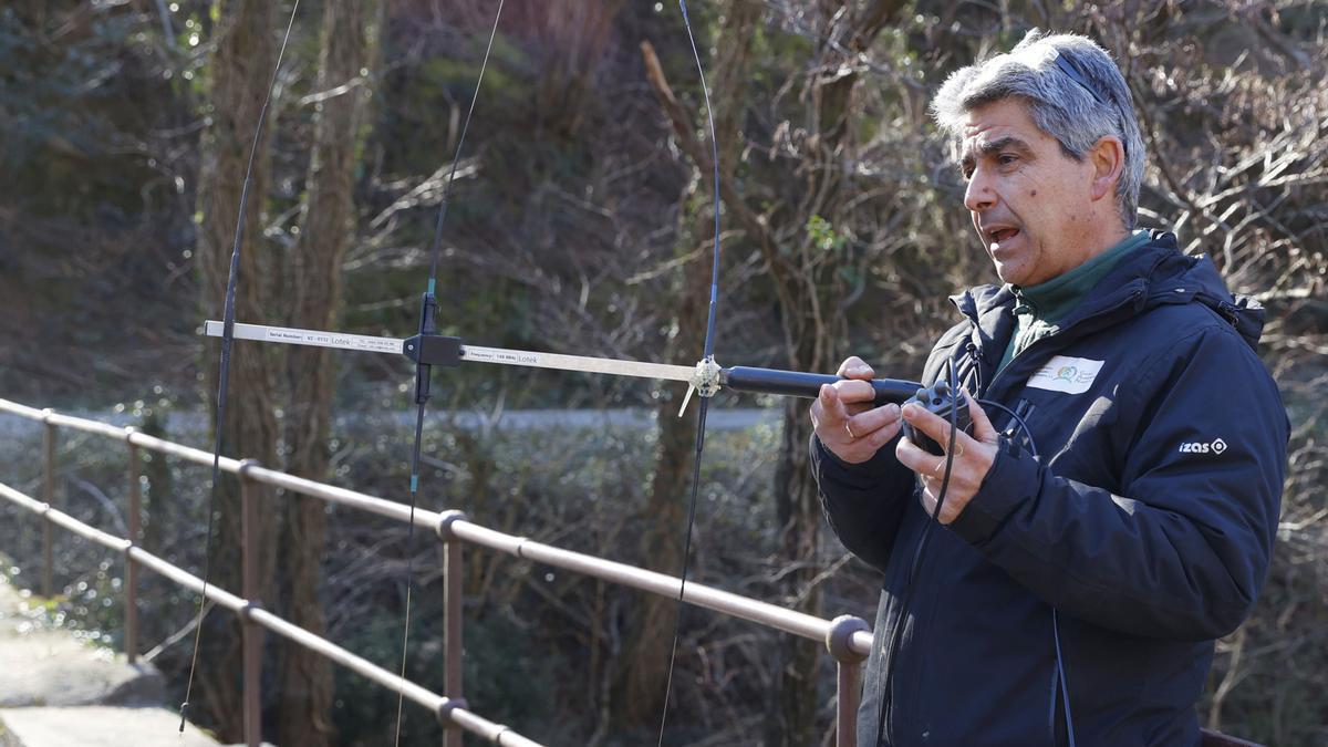 Juanjo Retegui, técnico de radioseguimiento de Gestión Ambiental de Navarra
