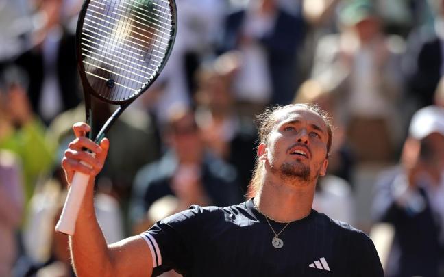 Alexander Zverev celebra el pase a la final de Roland Garros.