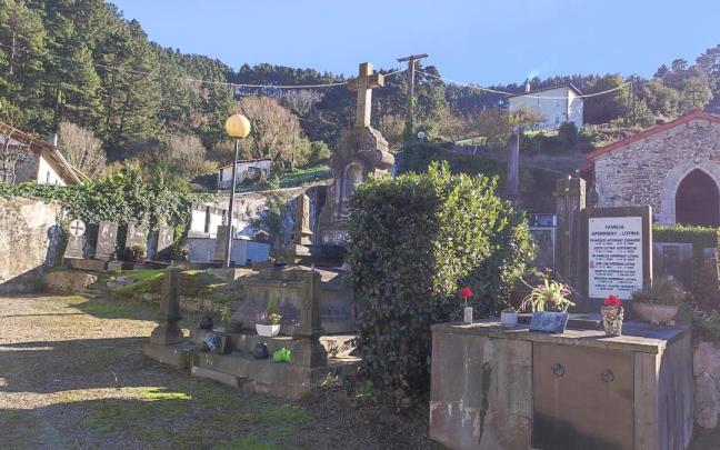 Vista del cementerio de Amillaga, que está siendo vaciado para el traslado de los restos mortales al nuevo cementerio de Artzabal.