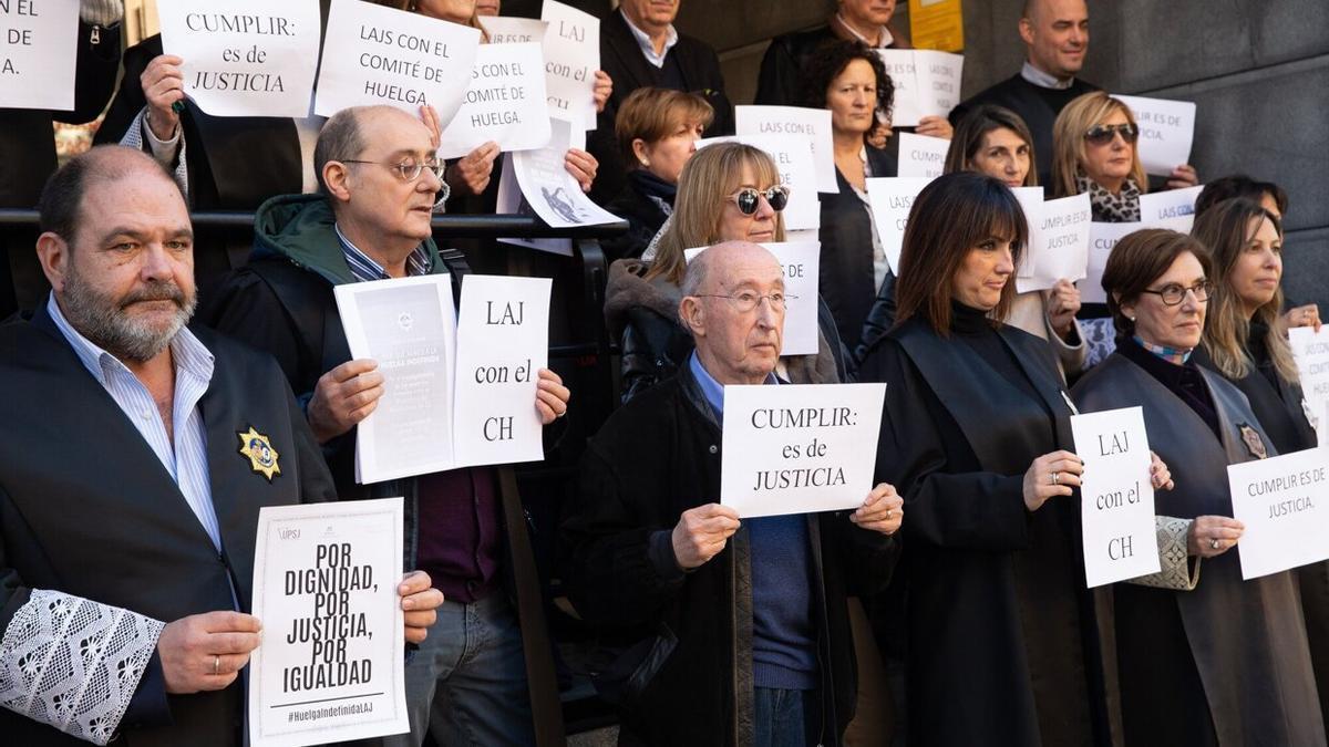 Concentración de letrados de la Administración de Justicia en Navarra.
